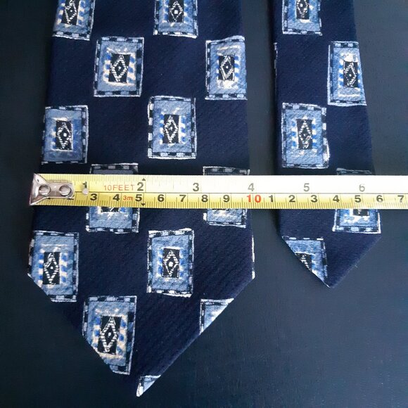 Hugo Boss Navy 100% Silk Men's Tie with Light Blue Rectangle Print - Picture 10 of 11